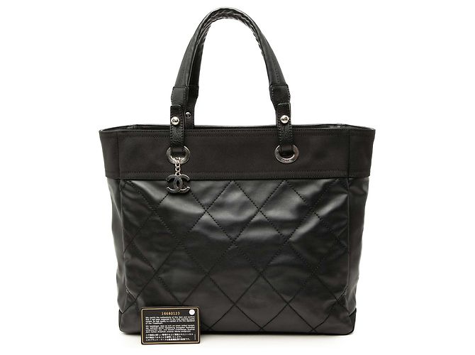 Chanel Paris Biarritz Tote aus gesteppter beschichteter Canvas in Schwarz Medium - Ansicht 8