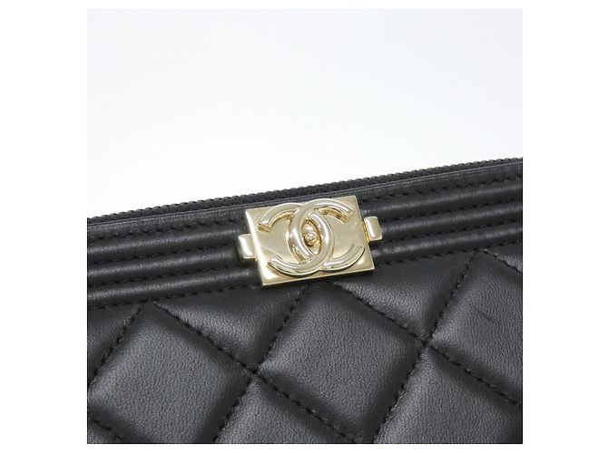 Portafoglio Chanel Boy in agnello Nero D'oro - vista 5