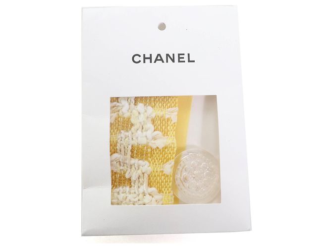 Chaqueta de tweed Chanel Amarillo - vista 11