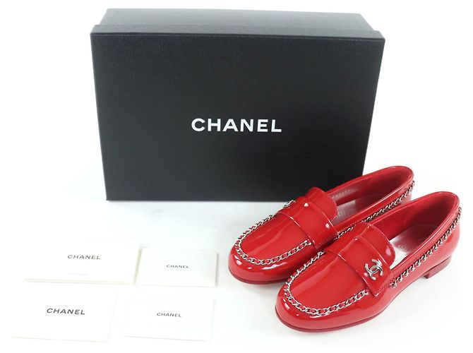 Mocassini Chanel G35631 in vernice Rosso - vista 2