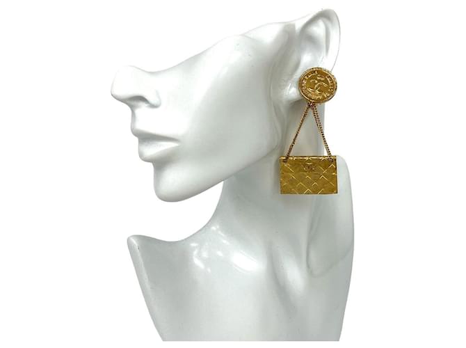 Orecchini Chanel Matelasse D'oro - vista 2