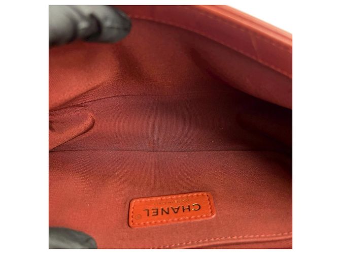 Borsa a tracolla CHANEL Boy Chanel in agnello Rosso - vista 10