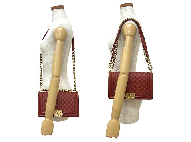 Borsa a tracolla CHANEL Boy Chanel in agnello Rosso - vista 3