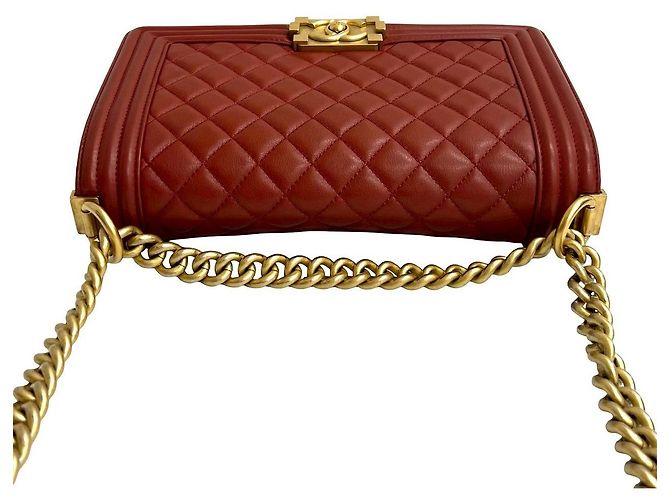 Borsa a tracolla CHANEL Boy Chanel in agnello Rosso - vista 5