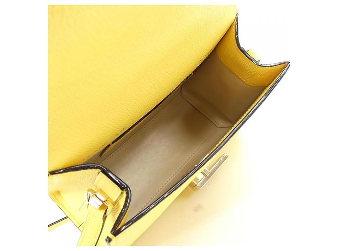 Borsa Valextra ISIDE in pelle di vitello morbida Giallo - vista 6