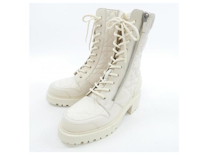 Christian Dior Cannage gesteppte Kalbsleder-Stiefel Weiß - Ansicht 3