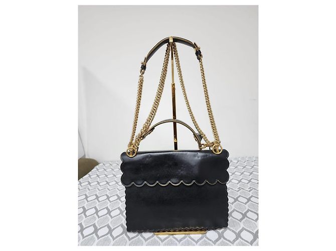 FENDI Vitello Liberty Scalloped Studded Kan I Shoulder Bag Black Nero - vista 3
