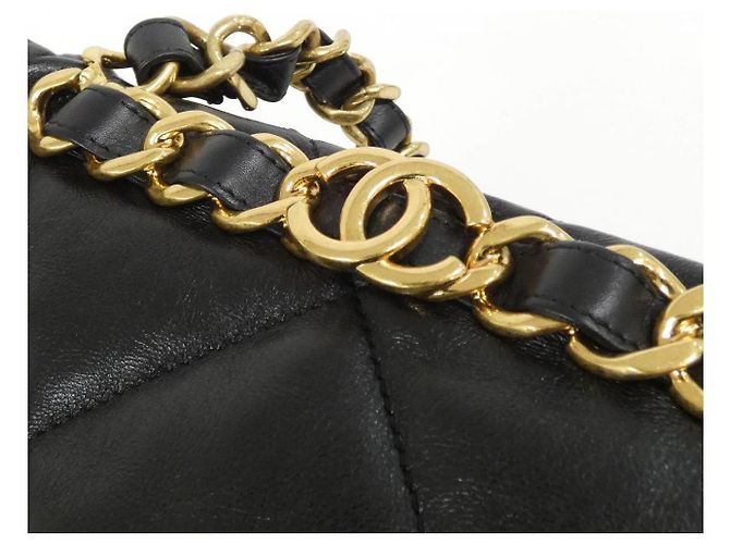 Borsa a tracolla in agnello Chanel Nero Gold hardware - vista 4