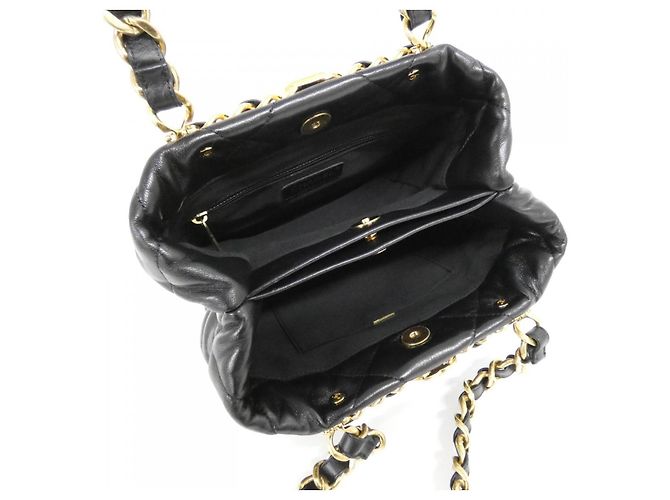 Borsa a tracolla in agnello Chanel Nero Gold hardware - vista 8
