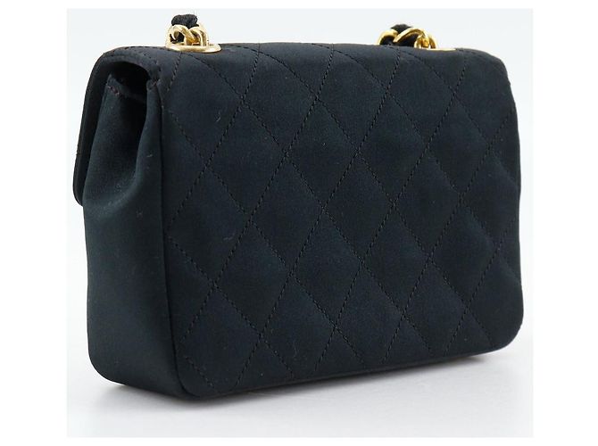 Mini borsa a tracolla con catena Chanel Borsa a tracolla in raso Nero - vista 3