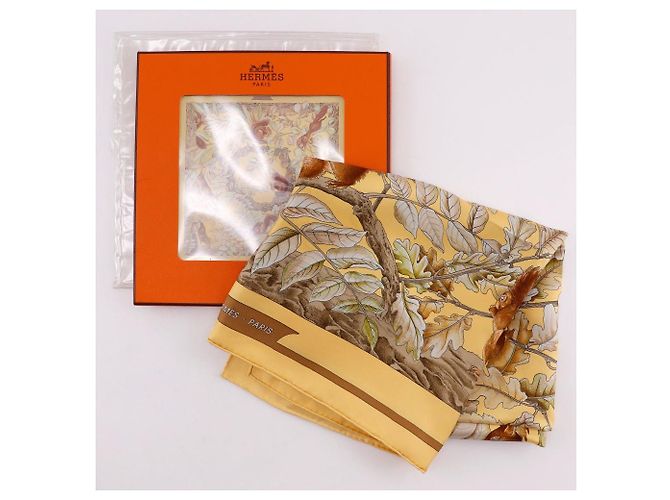 Hermès Hermes Carre90 CASSE NOISETTE Sciarpa in seta Beige - vista 9