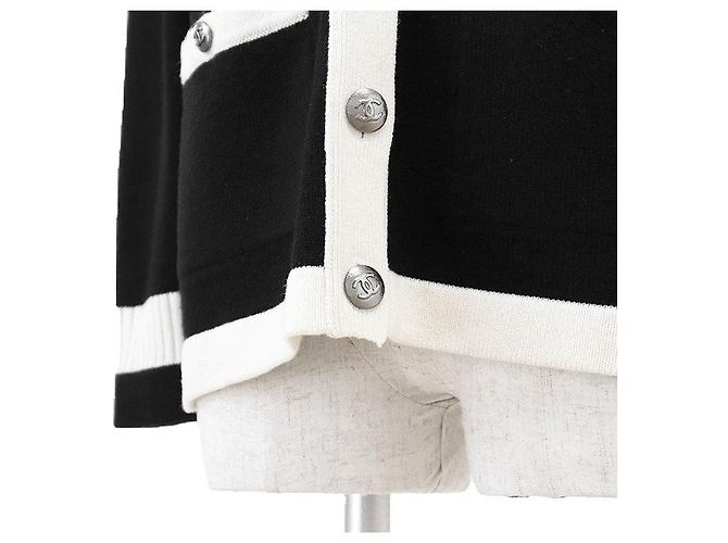 Cardigã de cashmere Chanel 08A P34305 Preto Cru - vista 12