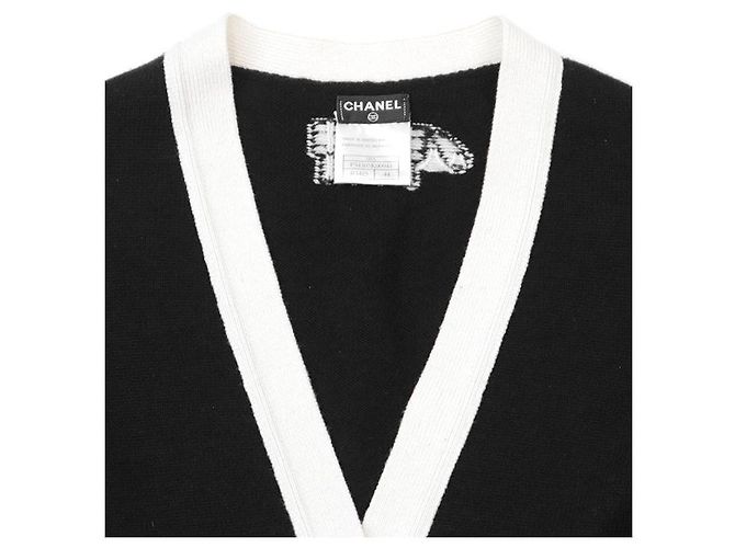 Cardigã de cashmere Chanel 08A P34305 Preto Cru - vista 9