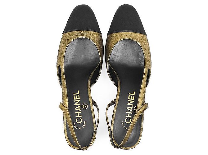 Décolleté slingback Chanel G31318 in pelle Nero D'oro - vista 5