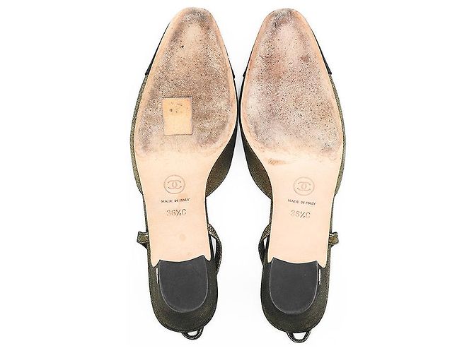 Décolleté slingback Chanel G31318 in pelle Nero D'oro - vista 8
