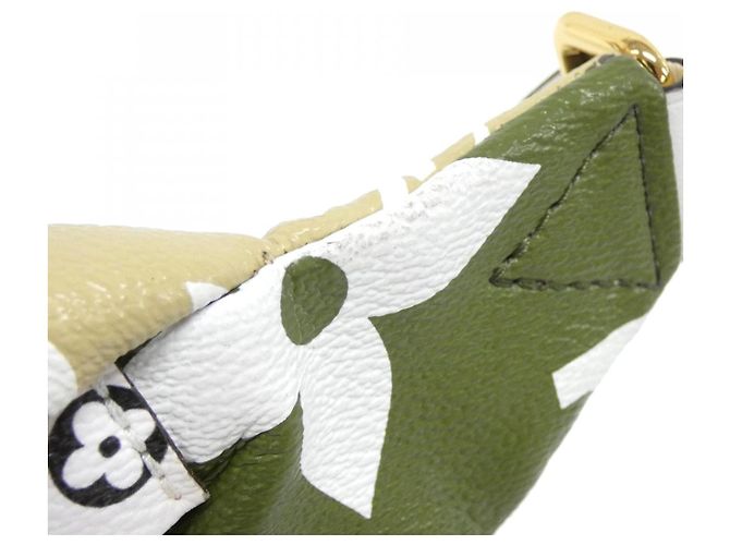 Borsa a tracolla Louis Vuitton Monogram Giant Bumbag Verde Cachi - vista 6