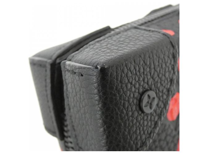 Borsa a tracolla Louis Vuitton LV X YK Soft Trunk Wallet Taurillon Nero - vista 3