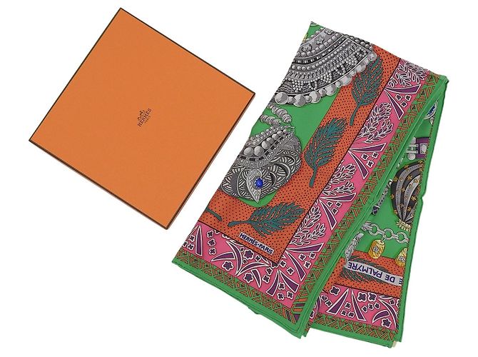 Sciarpa in seta Hermès ZENOBIE REINE DE PALMYRE Verde - vista 2