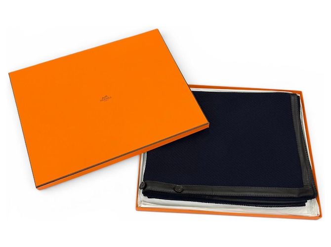 Hermès Hermes Schal aus Wolle und Kaschmir Marineblau - Ansicht 2