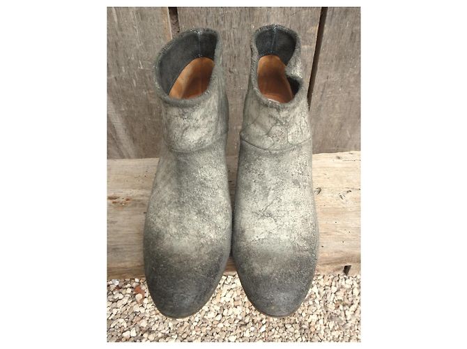 Maison Martin Margiela Maison Margiela Botins MM22 em Couro Cinza - vista 4