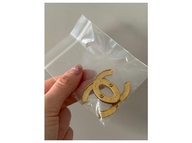 Spilla Chanel Logo CC Dorata D'oro - vista 7