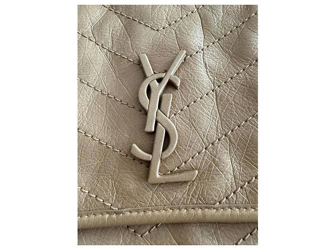 Saint Laurent Niki Bolsa de couro acolchoado Bege - vista 2