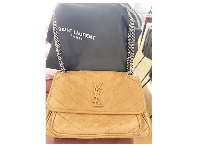 Saint Laurent Niki Bolsa de couro acolchoado Bege - vista 7