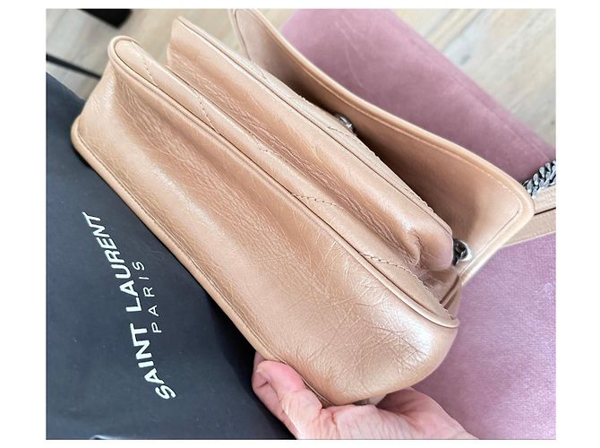 Saint Laurent Niki Bolsa de couro acolchoado Bege - vista 9