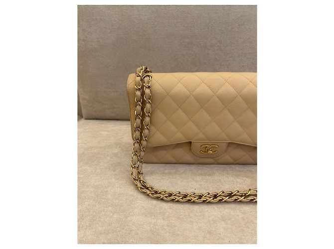 Timeless Chanel Klassische Mittelgröße Klappentasche aus Caviar-Leder beige - Ansicht 3