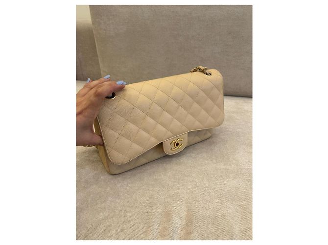 Timeless Chanel Klassische Mittelgröße Klappentasche aus Caviar-Leder beige - Ansicht 5