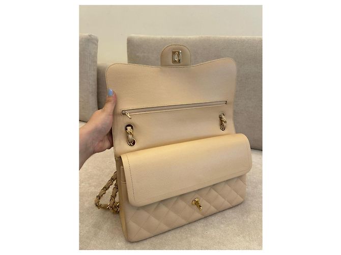 Timeless Chanel Klassische Mittelgröße Klappentasche aus Caviar-Leder beige - Ansicht 7