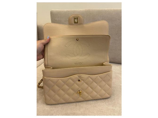 Timeless Chanel Klassische Mittelgröße Klappentasche aus Caviar-Leder beige - Ansicht 8