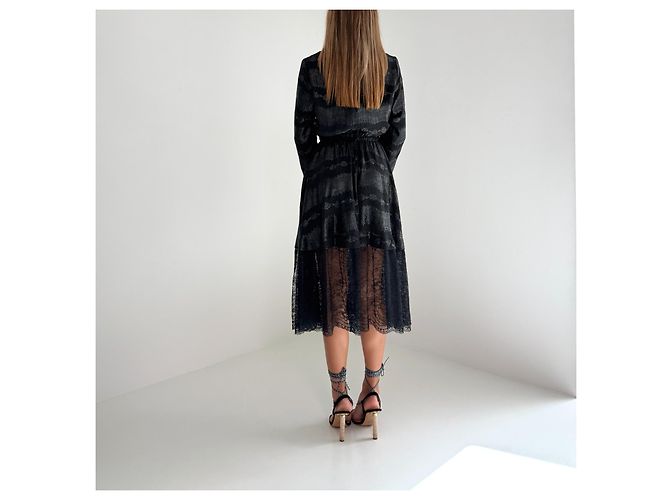 Autre Marque We Are Kindred Vestido Midi con Encaje Negro - vista 10