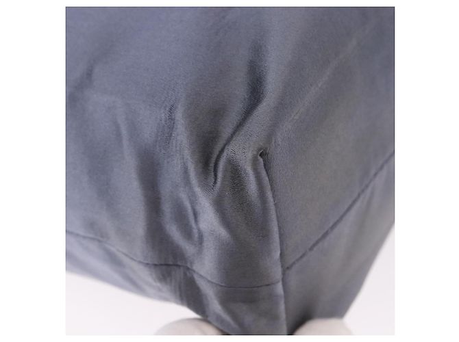 Borsa a mano PRADA in raso blu Auth ka5142A - vista 15