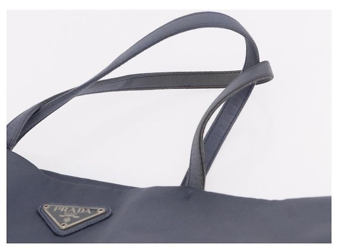 Borsa a mano PRADA in raso blu Auth ka5142A - vista 8