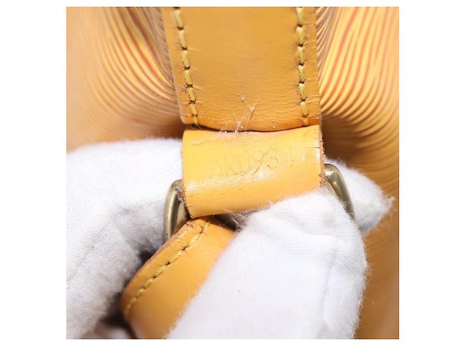 Sac à bandoulière LOUIS VUITTON Epi Noe Tassili Yellow M44009 LV Auth BA13809 - vue 12