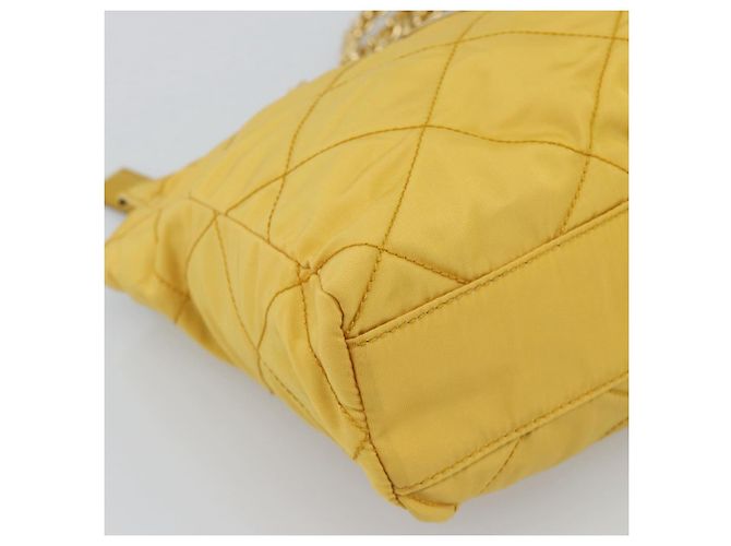 Borsa a Spalla con Catena PRADA Nylon Giallo Oro Auth 190869A D'oro - vista 15