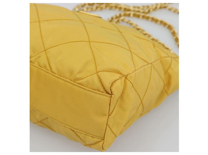 Borsa a Spalla con Catena PRADA Nylon Giallo Oro Auth 190869A D'oro - vista 8