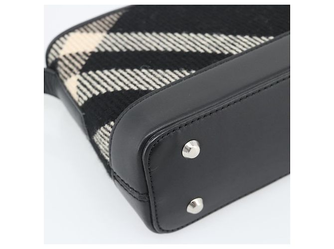 Borsa a tracolla BURBERRY Nova Check in tela nero argento Auth 191335V - vista 15