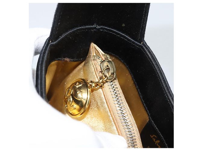 Borsa a mano Salvatore Ferragamo in raso nero e oro Auth 190618 D'oro - vista 20