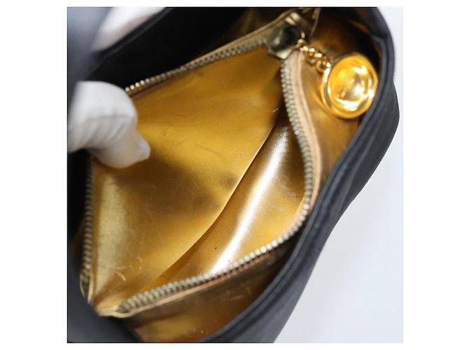 Borsa a mano Salvatore Ferragamo in raso nero e oro Auth 190618 D'oro - vista 21