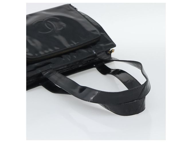 Borsa Tote CHANEL in vernice nera con CC dorato Auth BA14016 Nero D'oro - vista 7