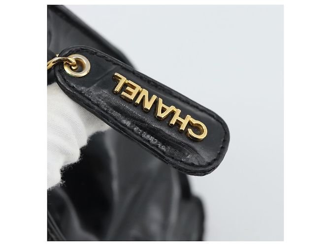 Borsa Tote CHANEL in vernice nera con CC dorato Auth BA14016 Nero D'oro - vista 9