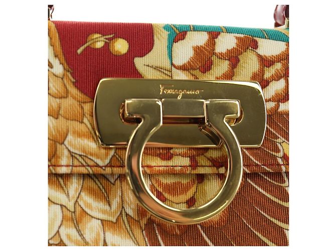 Borsa Salvatore Ferragamo Gancini in tela 2way Rosso Oro Auth 190024SAM D'oro - vista 20