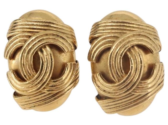 Orecchini CHANEL COCO Mark in metallo color oro CC Auth 189389 - vista 2