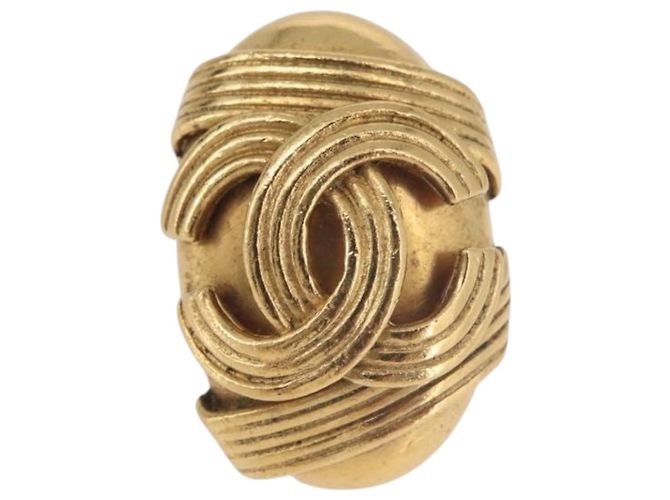 Orecchini CHANEL COCO Mark in metallo color oro CC Auth 189389 - vista 7