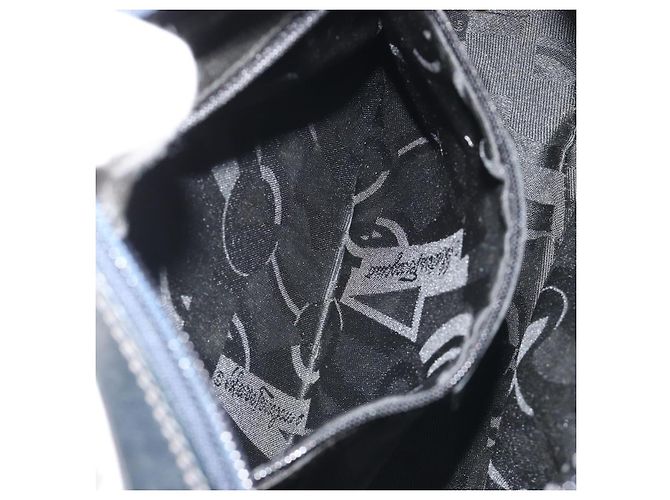 Borsa a Spalla Salvatore Ferragamo Vala in Pelle Nera e Oro Auth BA13929 Nero D'oro - vista 21
