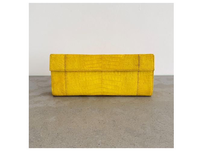 Nancy Gonzalez Clutch in coccodrillo giallo - vista 10