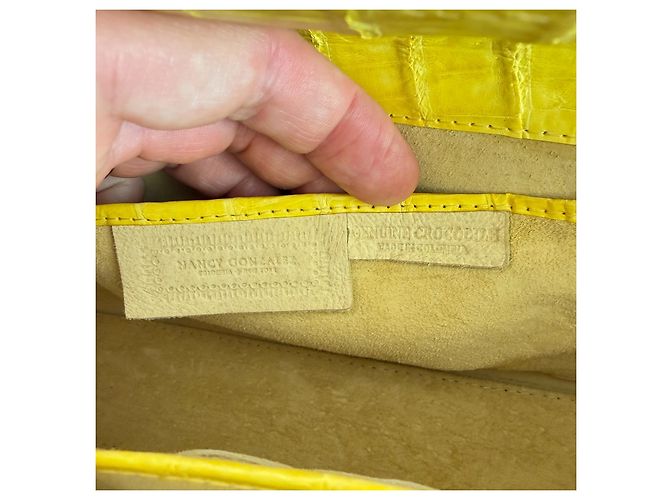 Nancy Gonzalez Clutch in coccodrillo giallo - vista 11