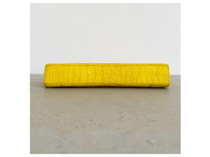 Nancy Gonzalez Clutch in coccodrillo giallo - vista 8